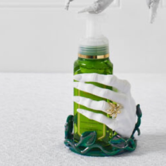Bath and Body Works Ivy Hand Soap Holder - Picture 7 of 7